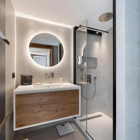 Spacieux Duplex 158 M², 5 Chambres, Proximité Centre, Parking - Fr-1-567-144